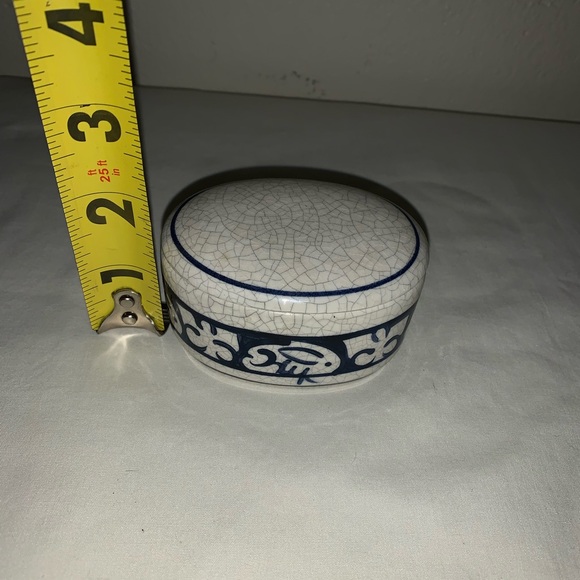Vintage Dedham Shed Pottery Rabbit pattern Small Trinket Box /Lid white/blue. - Picture 7 of 9